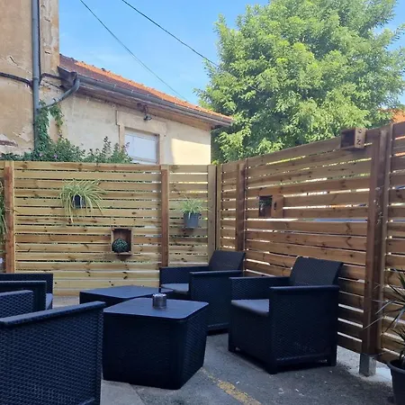 Spacieux appartement en centre ville avec terrasse Villefranche-sur-Saône Extérieur photo